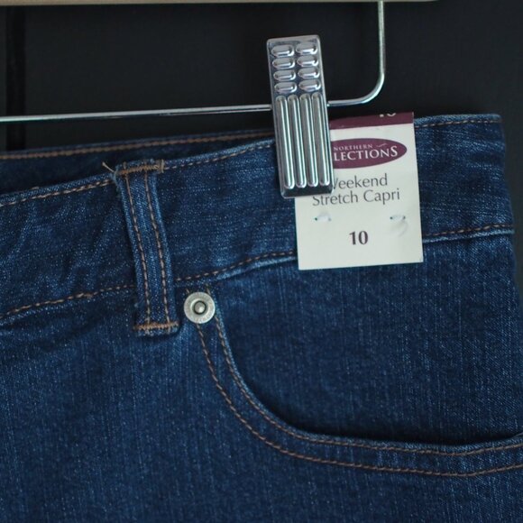 Northern Reflections | NWT Capris - Picture 2 of 2